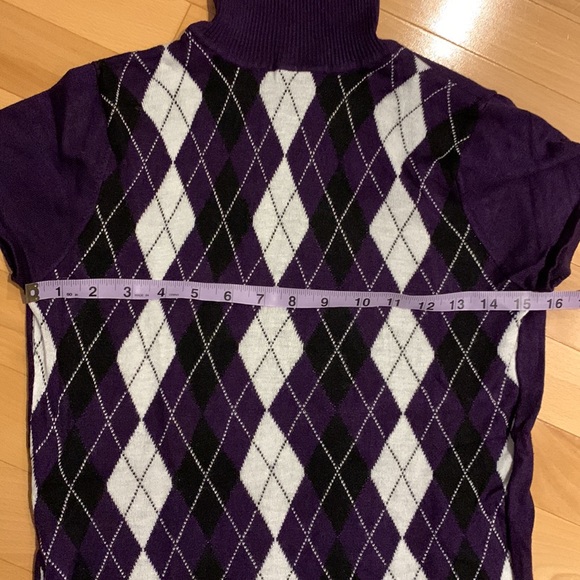 EUC Short Sleeve Turtleneck - size L - Picture 6 of 16